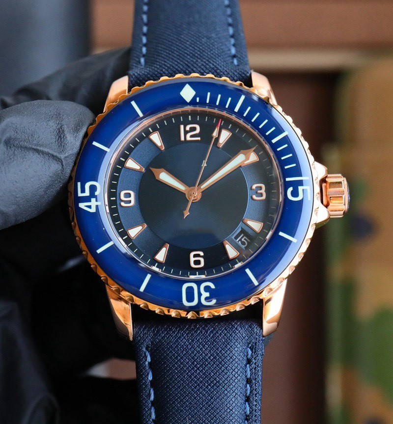 Customized watch, 42mm, sapphi - огляд і ціна Canvas Strap Watch