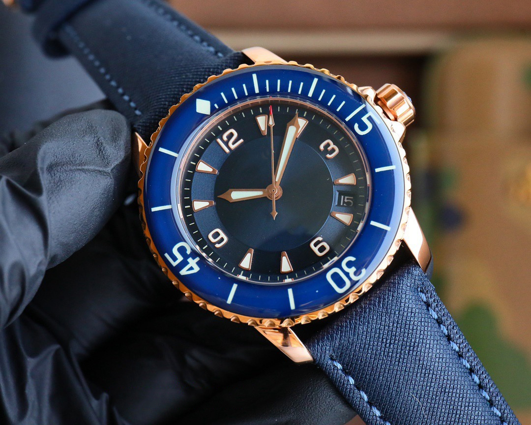 Customized watch, 42mm, sapphi - огляд і ціна Canvas Strap Watch